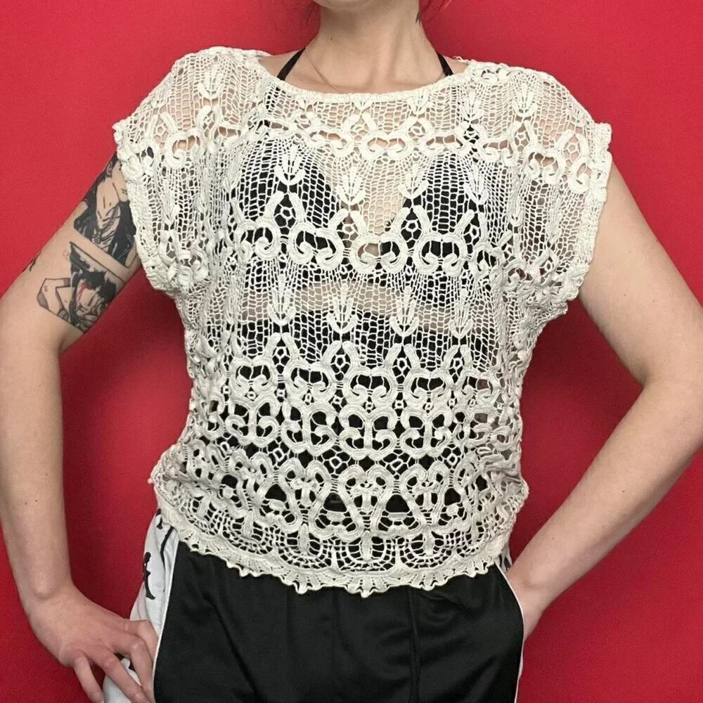 Joe fresh / full lace crochet tee shirt  🤍🤍​​​​​​​​​​​ - Picture 2 of 6